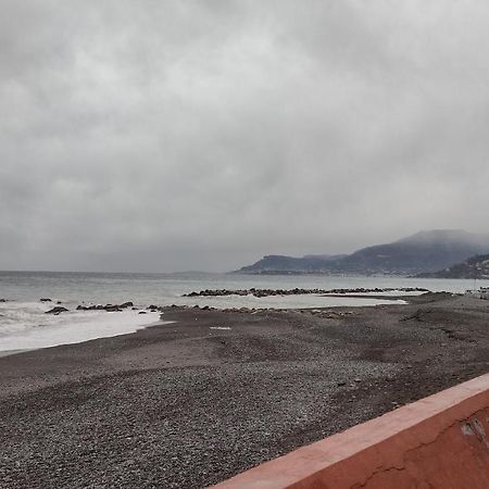 Appartamento Mama Monolocale Terrazzo Vista Mare Ventimiglia Bagian luar foto