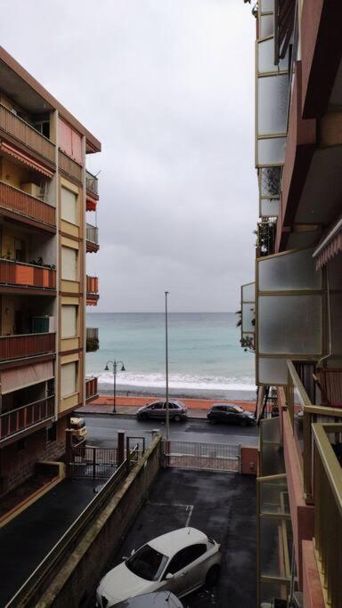 Appartamento Mama Monolocale Terrazzo Vista Mare Ventimiglia Bagian luar foto